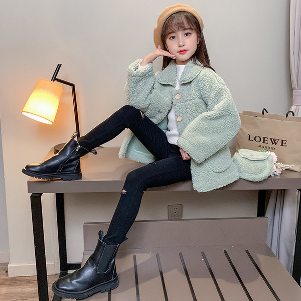 Laste nööpide ja kraega sulejope