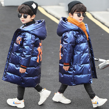 Χειμερινό παιδικό μπουφάν για αγόρια μακρύ μοντέλο με κουκούλα και απλικέ