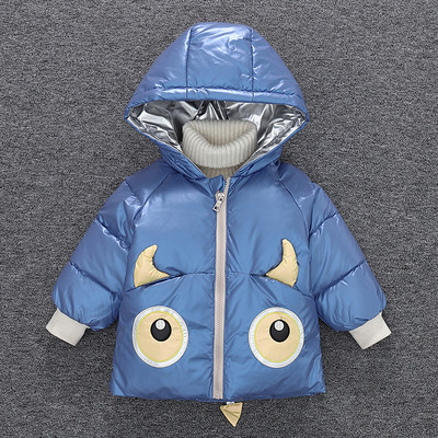 Laste moodne kapuutsiga ja aplikatsiooniga jope poistele