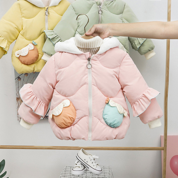 Moodne sulekapuutsiga talvine laste jope