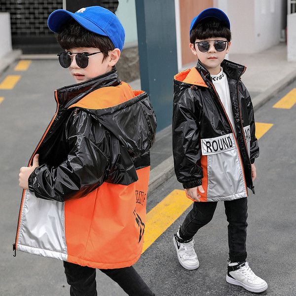 Dječja jakna za dječake s kapuljačom i patentnim zatvaračem