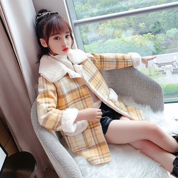 Pehme voodri ja taskutega laste ruuduline mantel