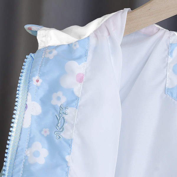 Moodne lillemotiividega kapuutsiga laste jope