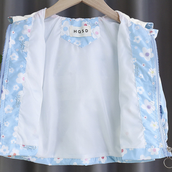 Moodne lillemotiividega kapuutsiga laste jope