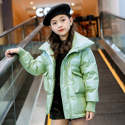 Taskutega läikiva efektiga talvejope tüdrukutele