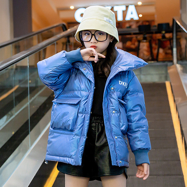 Taskutega läikiva efektiga talvejope tüdrukutele