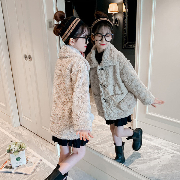 Nööpide ja taskuga laste sulejope