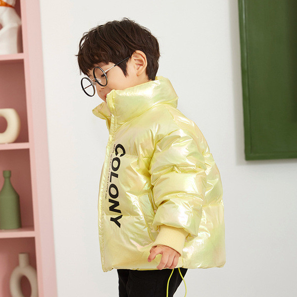 Särava efekti ja kirjadega laste talvejope - unisex mudel