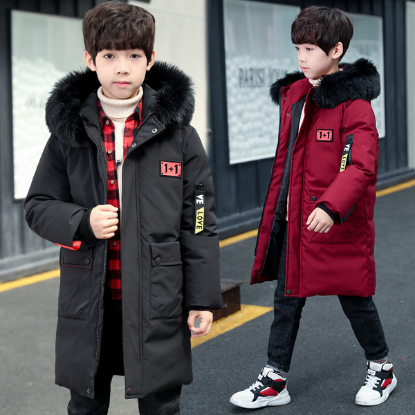 Vabaaja laste jope poistele pikk kapuutsi ja sulestikuga mudel