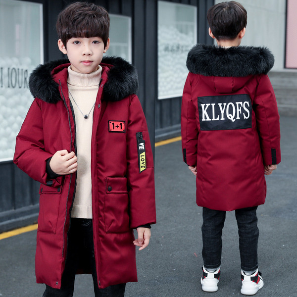 Vabaaja laste jope poistele pikk kapuutsi ja sulestikuga mudel