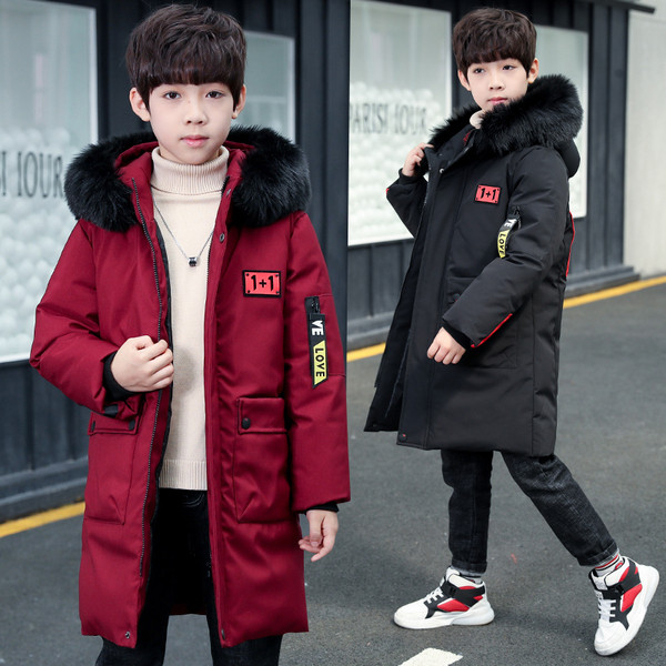 Vabaaja laste jope poistele pikk kapuutsi ja sulestikuga mudel