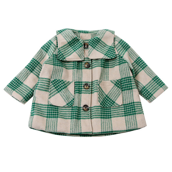 Taskute ja nööpidega ruuduline lastemantel tüdrukutele