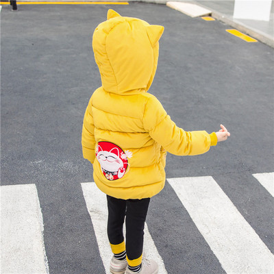 Talvine laste jope tüdrukutele, mille kapuutsil ja taskutel on 3D elemendid