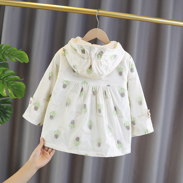 Kapuutsiga tüdrukute lastejakk - lõikega mudel