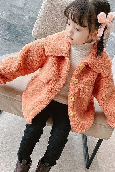 Kohev krae ja nööpidega lastemantel