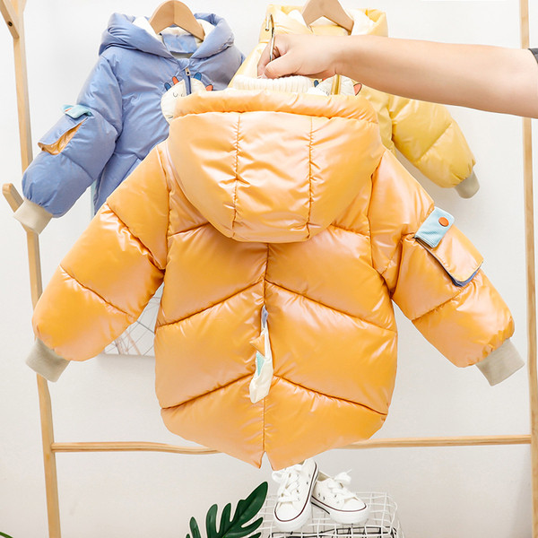 Laste kaasaegne aplikatsiooniga jope poistele ja tüdrukutele