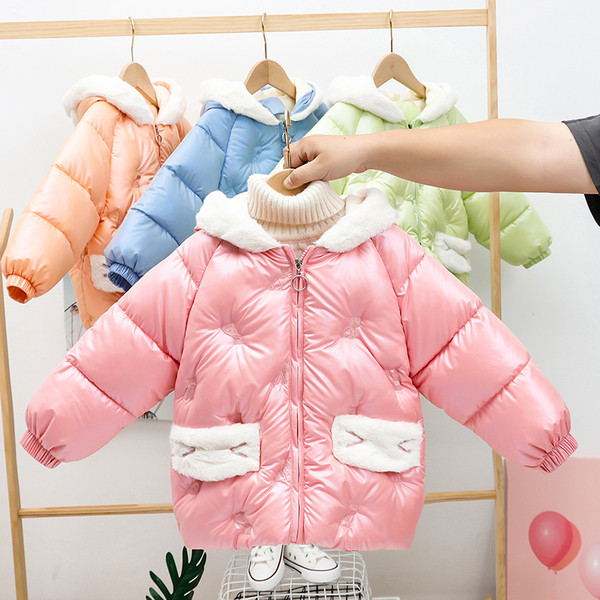 Talvine laste jope sulekapuutsiga ja 3D elemendiga