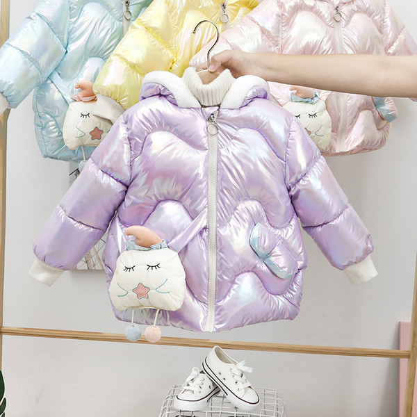 Moodne 3D elemendiga talvine laste jope