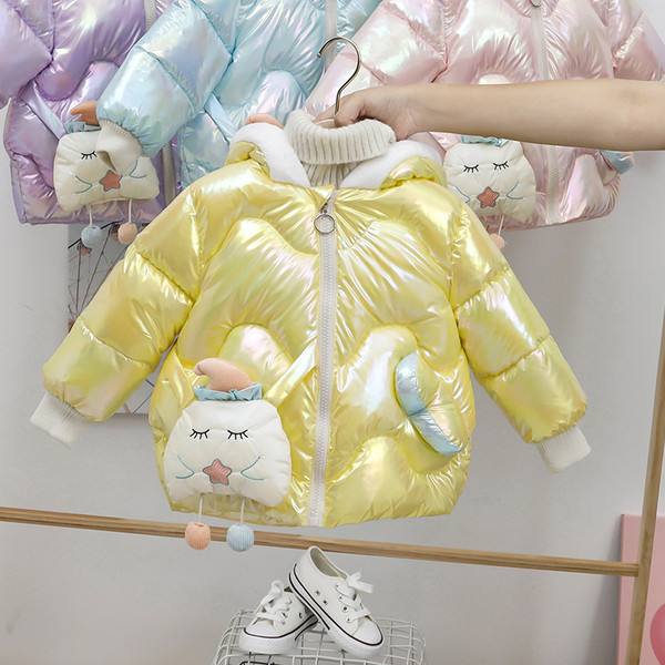 Moodne 3D elemendiga talvine laste jope