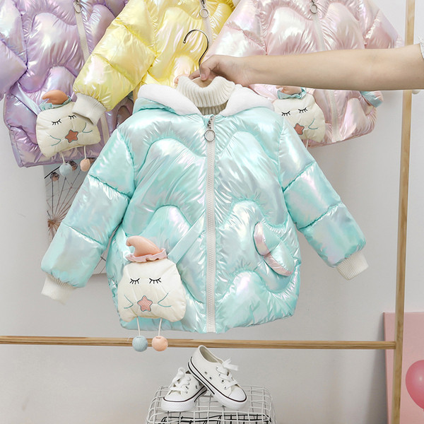 Moodne 3D elemendiga talvine laste jope