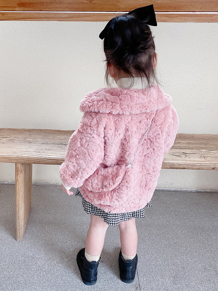 Pehmus krae ja nööpidega lastemantel