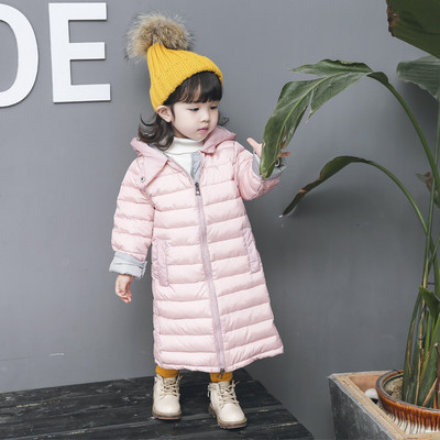 Kapuutsiga ja lukuga laste talvejope piklik mudel