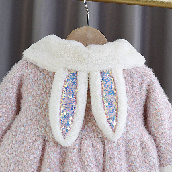 Moodne 3D elemendi ja litritega lastemantel tüdrukutele