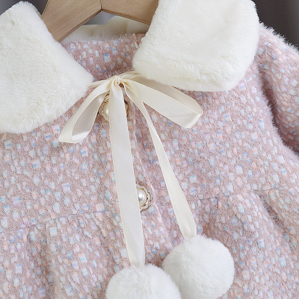 Moodne 3D elemendi ja litritega lastemantel tüdrukutele