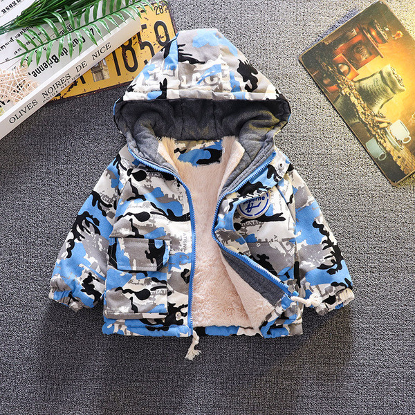 Dječja jakna u boji za dječake sa kapuljačom i natpisom