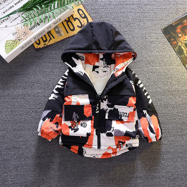 Πολύχρωμο παιδικό μπουφάν για αγόρια με κουκούλα και επιγραφή