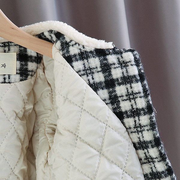 Novi model kariranog dječjeg kaputa za djevojčice na gumbe