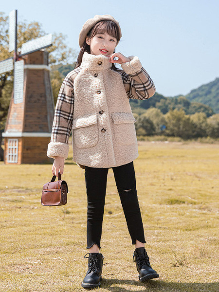 Nööpide ja kõrge kraega laste sulemantel