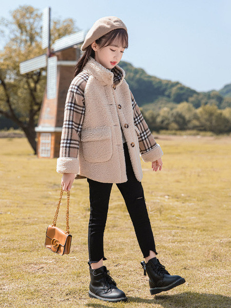 Nööpide ja kõrge kraega laste sulemantel