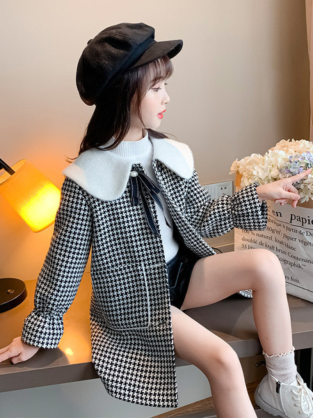 Dječji moderni karirani kaput s gumbima i džepovima