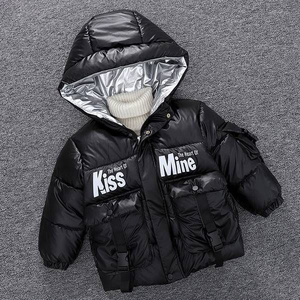 Μοντέρνο χειμερινό παιδικό μπουφάν με κουκούλα και επιγραφές