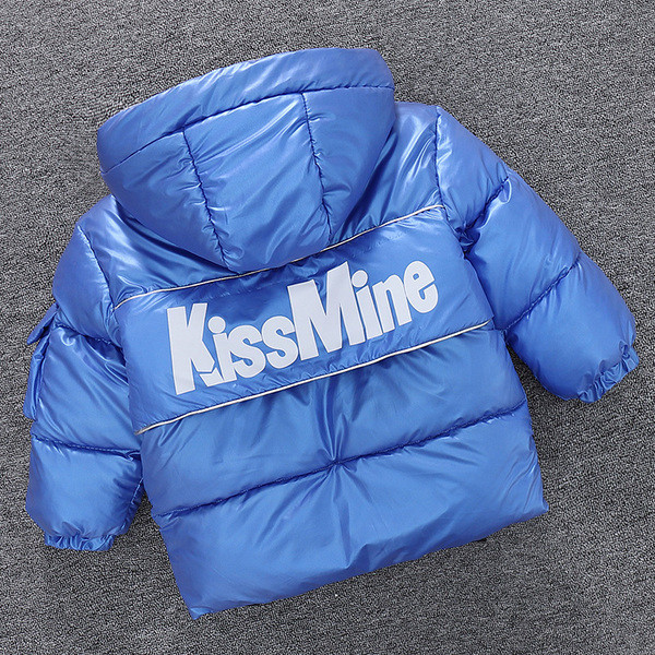 Μοντέρνο χειμερινό παιδικό μπουφάν με κουκούλα και επιγραφές