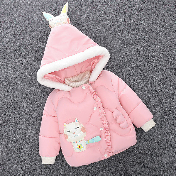 Kapuutsil 3D-elemendiga laste talvejope