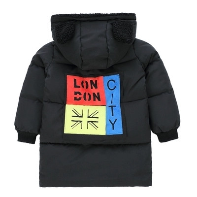 Poiste talvejope värvilise aplikatsiooniga seljal