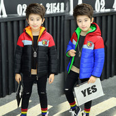 Kapuutsiga ja värvilise aplikatsiooniga laste talvejope poistele