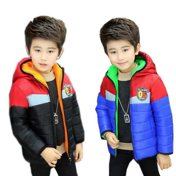 Kapuutsiga ja värvilise aplikatsiooniga laste talvejope poistele