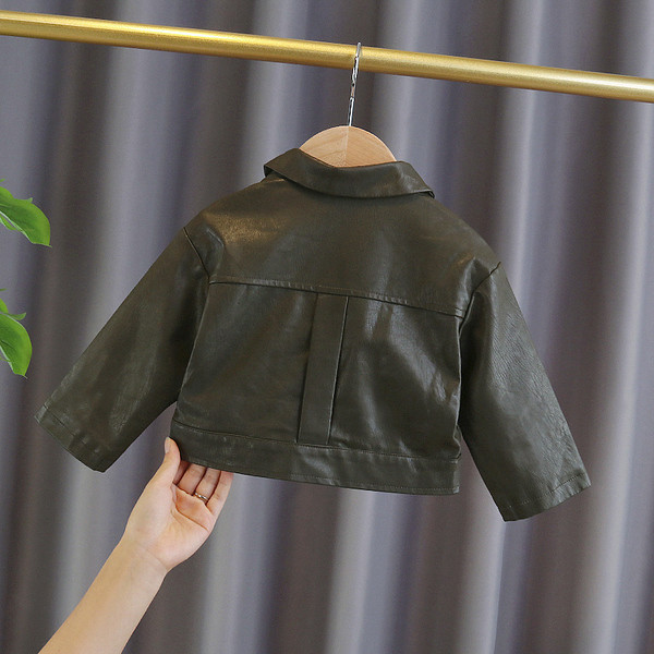 Rohelist värvi laste nahktagi uus mudel