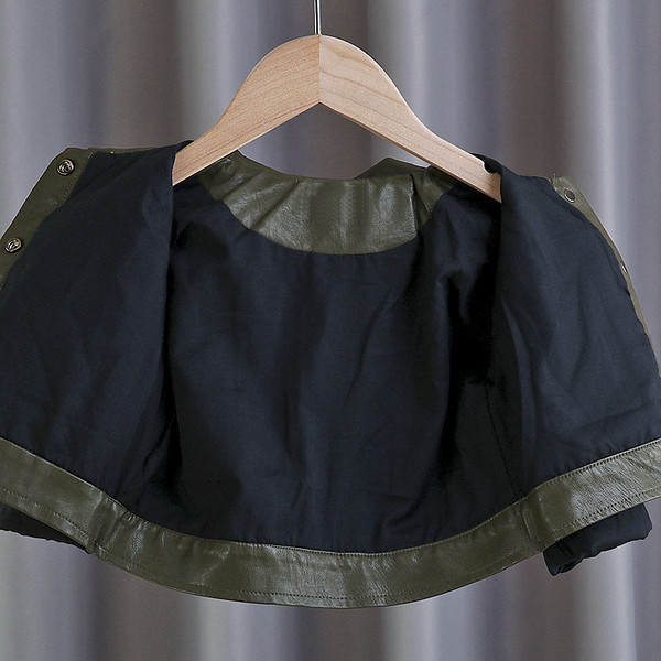 Rohelist värvi laste nahktagi uus mudel