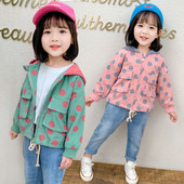 Uus mudel tüdrukutele täppidega kapuutsi ja taskutega laste jope