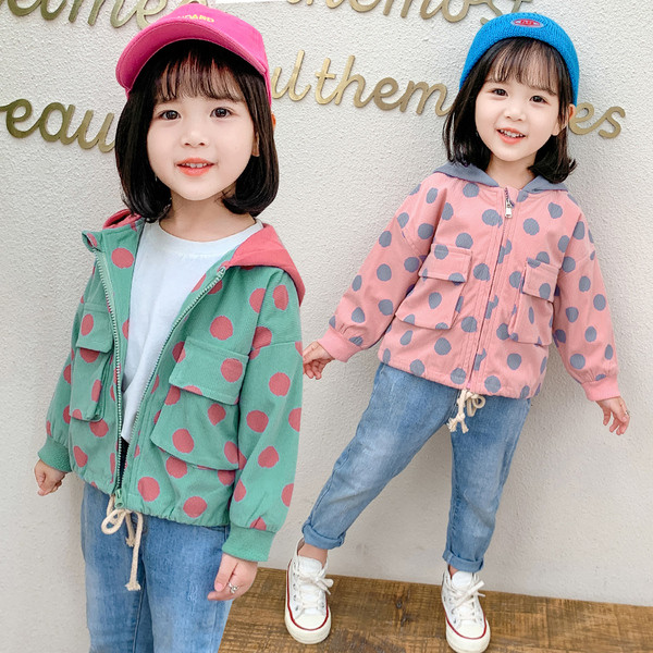 Uus mudel tüdrukutele täppidega kapuutsi ja taskutega laste jope