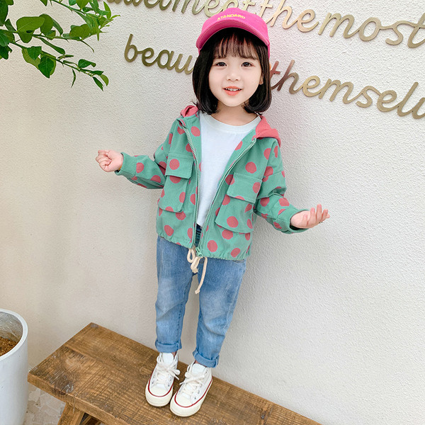 Uus mudel tüdrukutele täppidega kapuutsi ja taskutega laste jope