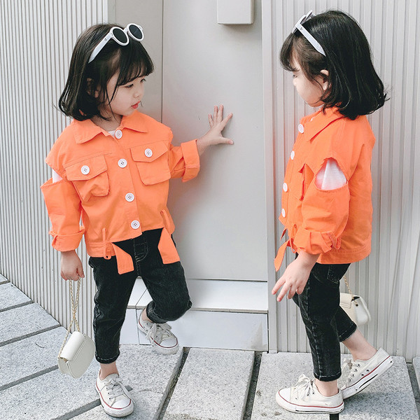 Dječja jesenska jakna za djevojčice na gumbe u narančastoj boji