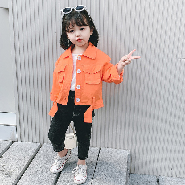 Dječja jesenska jakna za djevojčice na gumbe u narančastoj boji