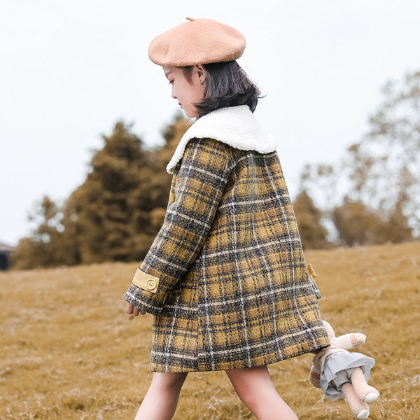 Laste ruuduline mantel sulekrae ja nööpidega