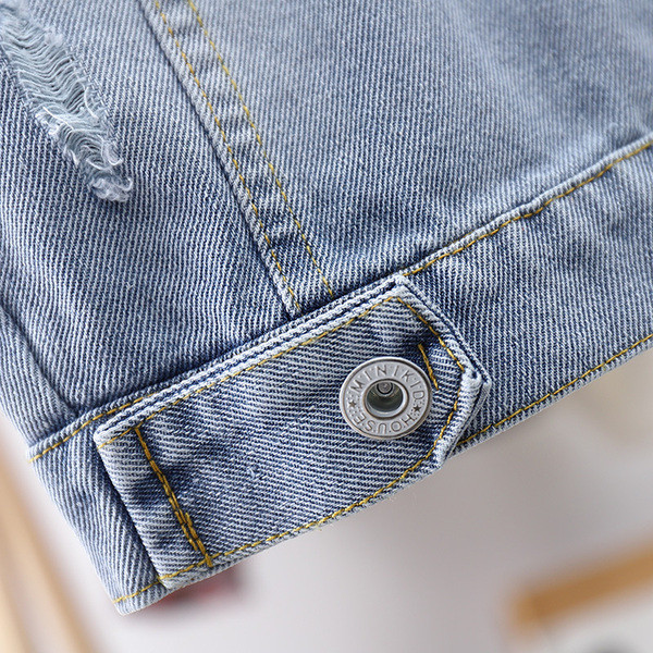 Laste teksavest aplikatsiooniga seljal - poistele