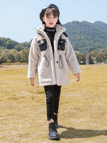 Παιδικό παλτό με κορδόνι στη μέση σε μπεζ χρώμα